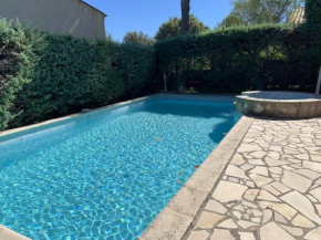 Villa avec piscine à Saint-Raphaël et vue sur la montagne